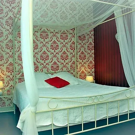 Hotel La Gare Aux Anes 3*