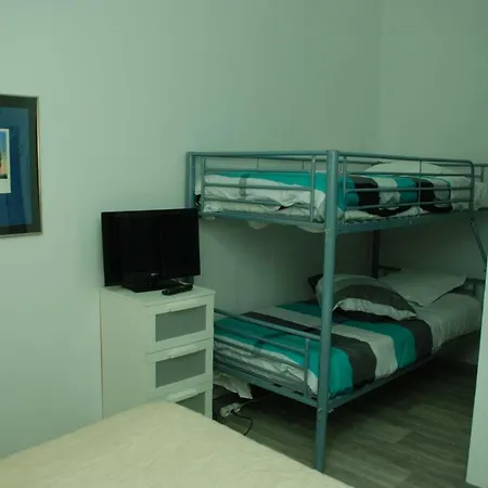 La Gare Aux Anes 3* Combe-Redonde